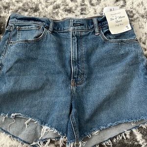 Abercrombie & fitch mom short high rise 29” size 8 NWT NEW